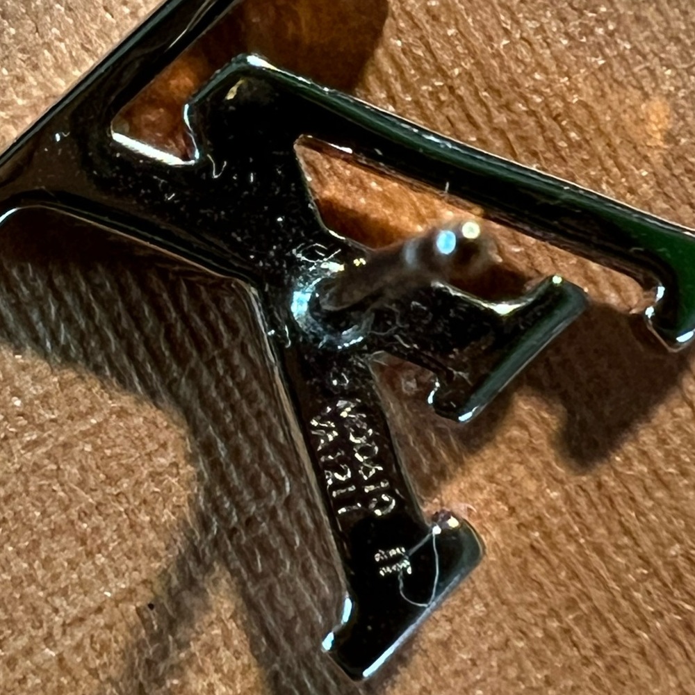 LV earrings-NEW. Sold out online - Picture 4 of 4